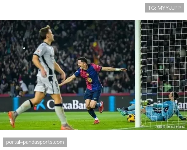 奥萨苏纳密集防守难奈巴萨 传球失误致败局